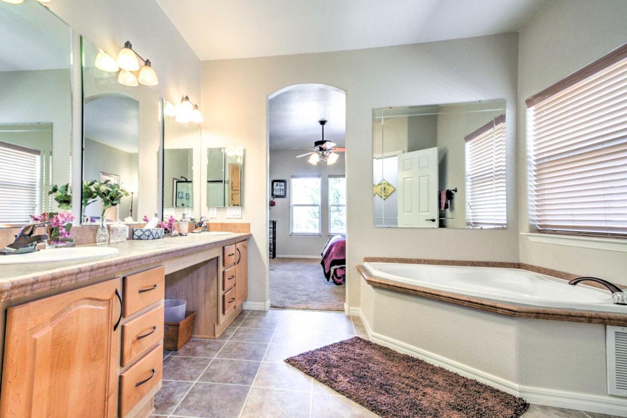Beautiful Kanab Home With Yard - Walk To Restaurants Eksteriør bilde