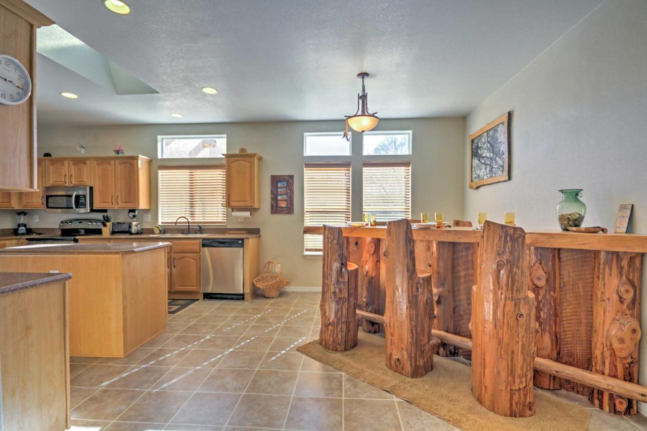 Beautiful Kanab Home With Yard - Walk To Restaurants Eksteriør bilde
