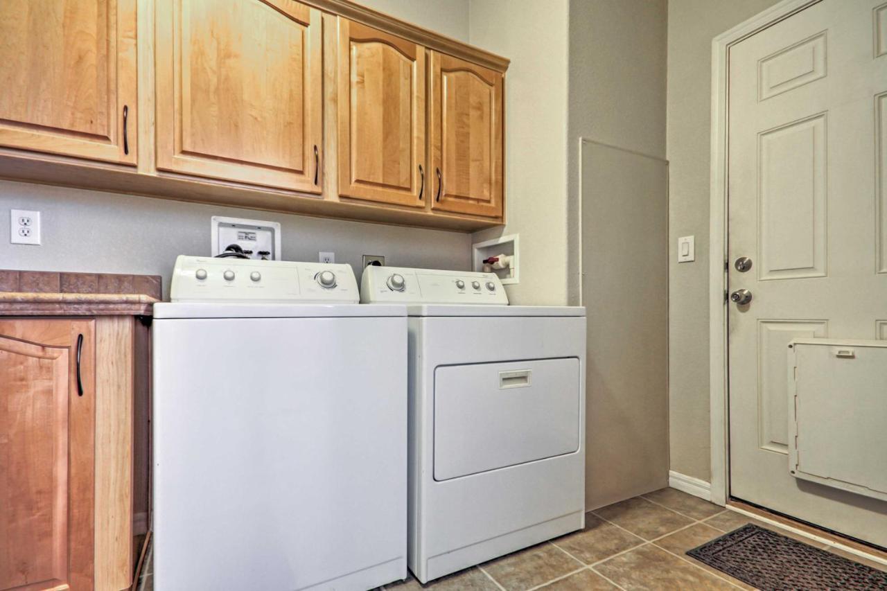 Beautiful Kanab Home With Yard - Walk To Restaurants Eksteriør bilde